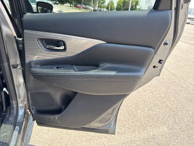 Used 2015 Nissan Murano SV AWD/4WD image 13