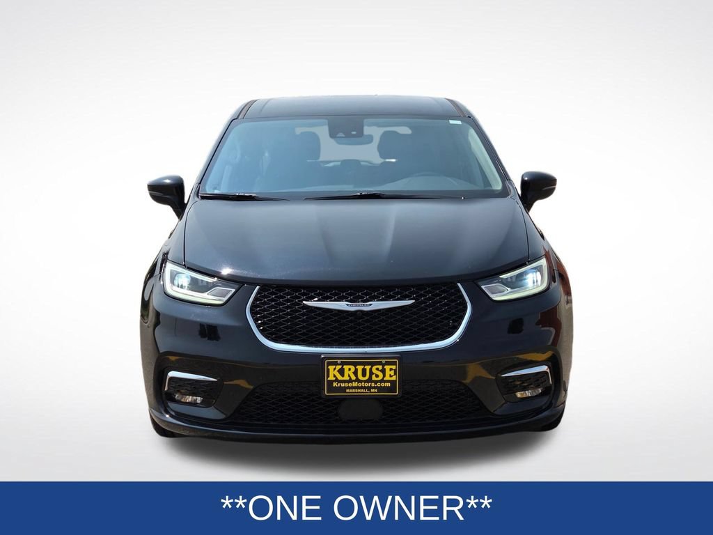 Used 2024 Chrysler Pacifica Touring-L FWD image 11
