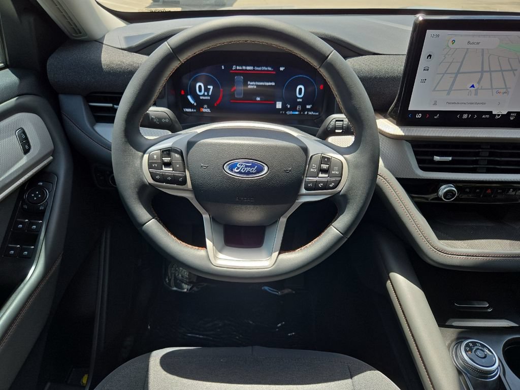 Used 2025 Ford Explorer Active RWD image 14