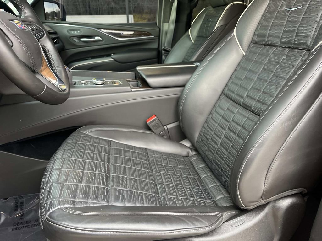 Certified 2024 Cadillac Escalade Sport Platinum w/ Heavy-Duty Trailer Package image 30