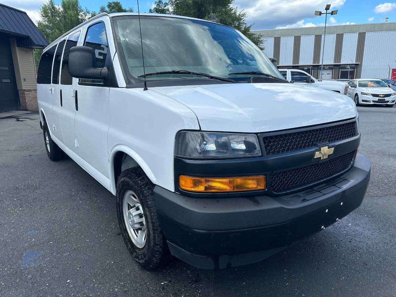 Used 2021 Chevrolet Express 3500 LS image 3