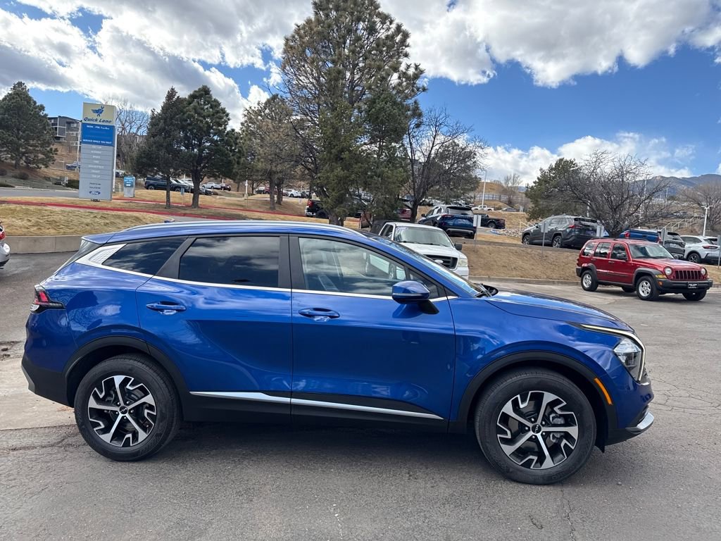 Used 2023 Kia Sportage EX image 9