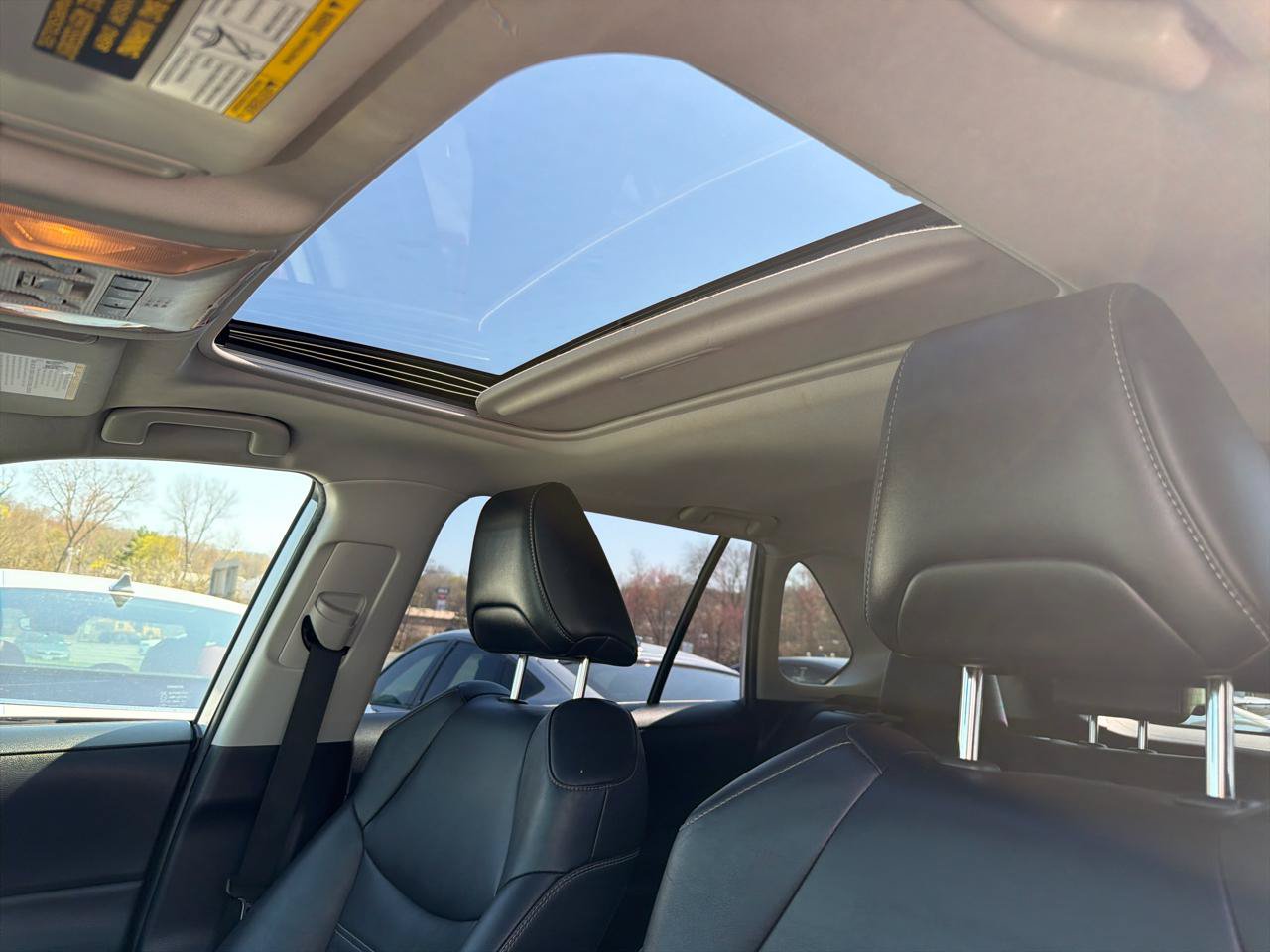 Used 2019 Toyota RAV4 XLE Premium w/ Cold Weather Package AWD/4WD image 20
