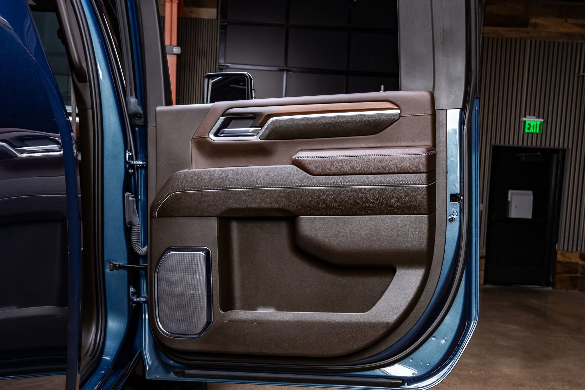 Used 2025 GMC Sierra 2500 Denali w/ Denali Reserve Package image 39