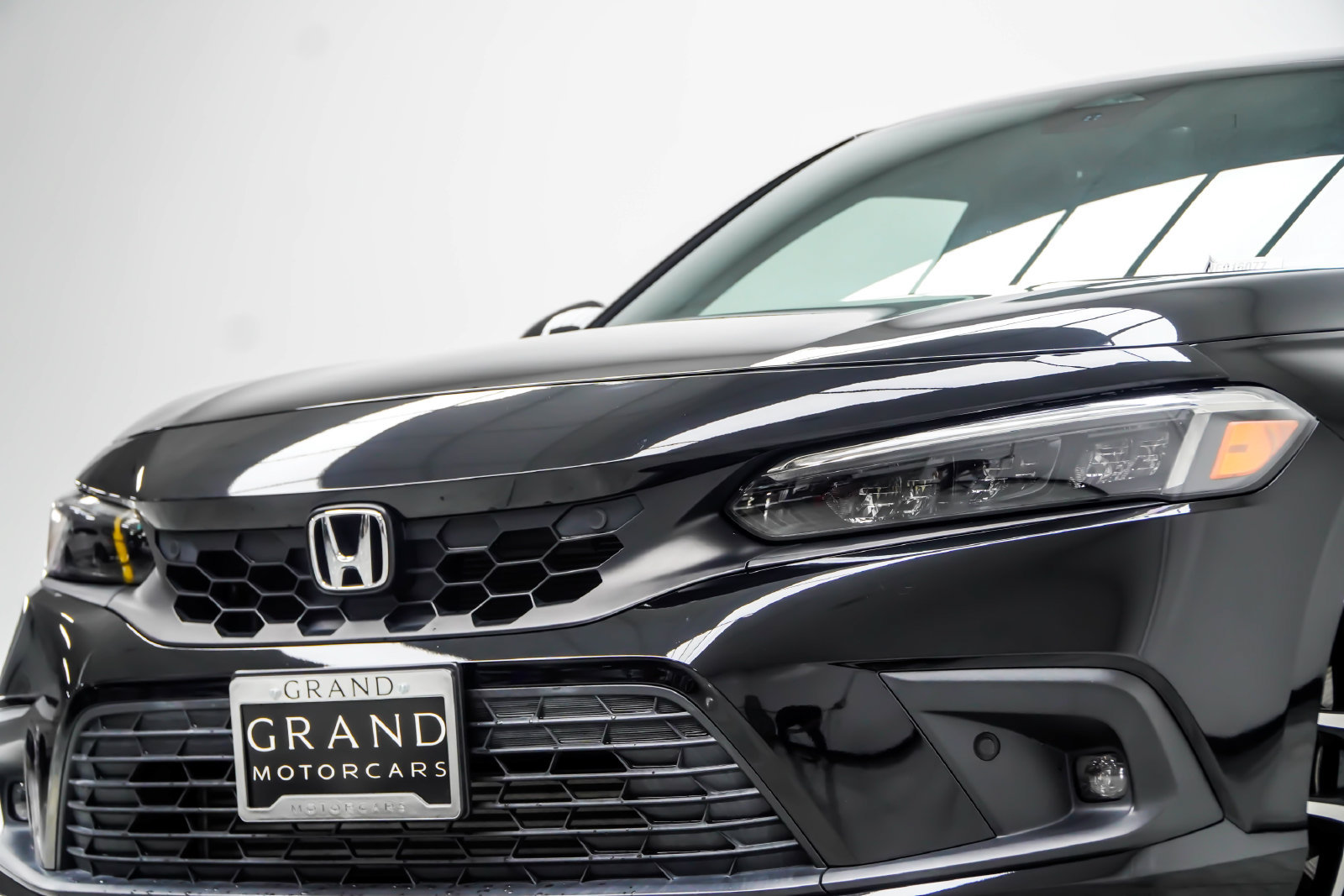 Used 2022 Honda Civic Sport Touring image 2