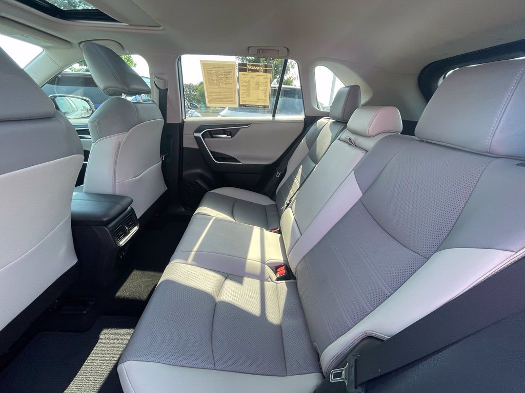 Used 2020 Toyota RAV4 Limited w/ Limited Grade Weather Package AWD/4WD image 30