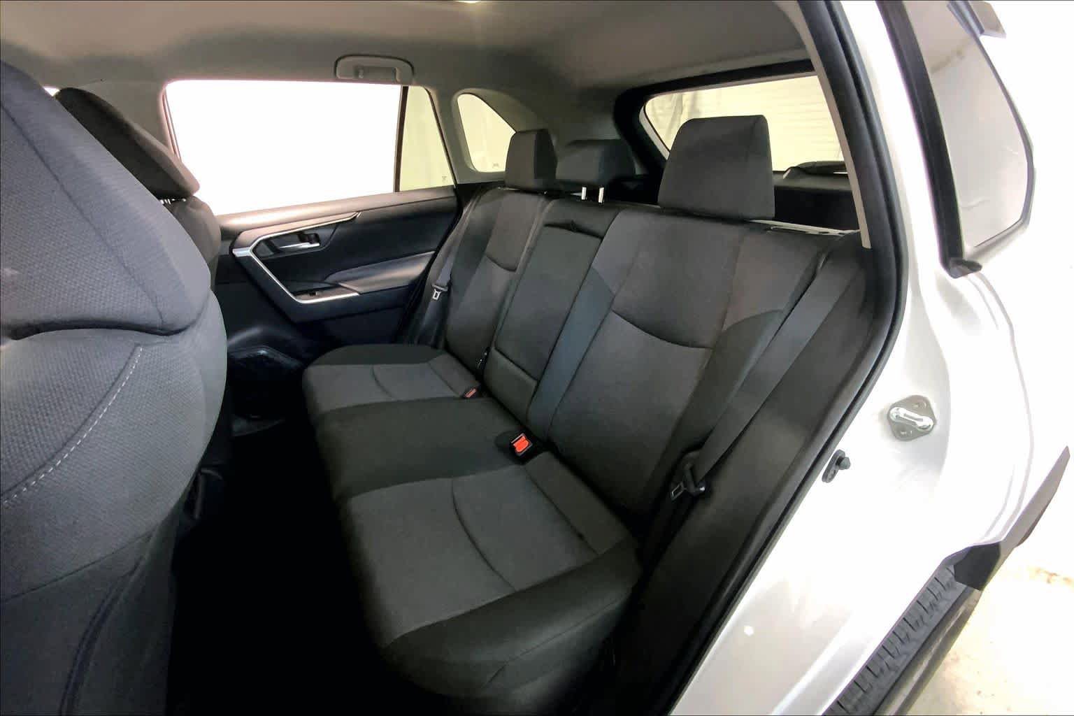 Used 2025 Toyota RAV4 XLE AWD/4WD image 20