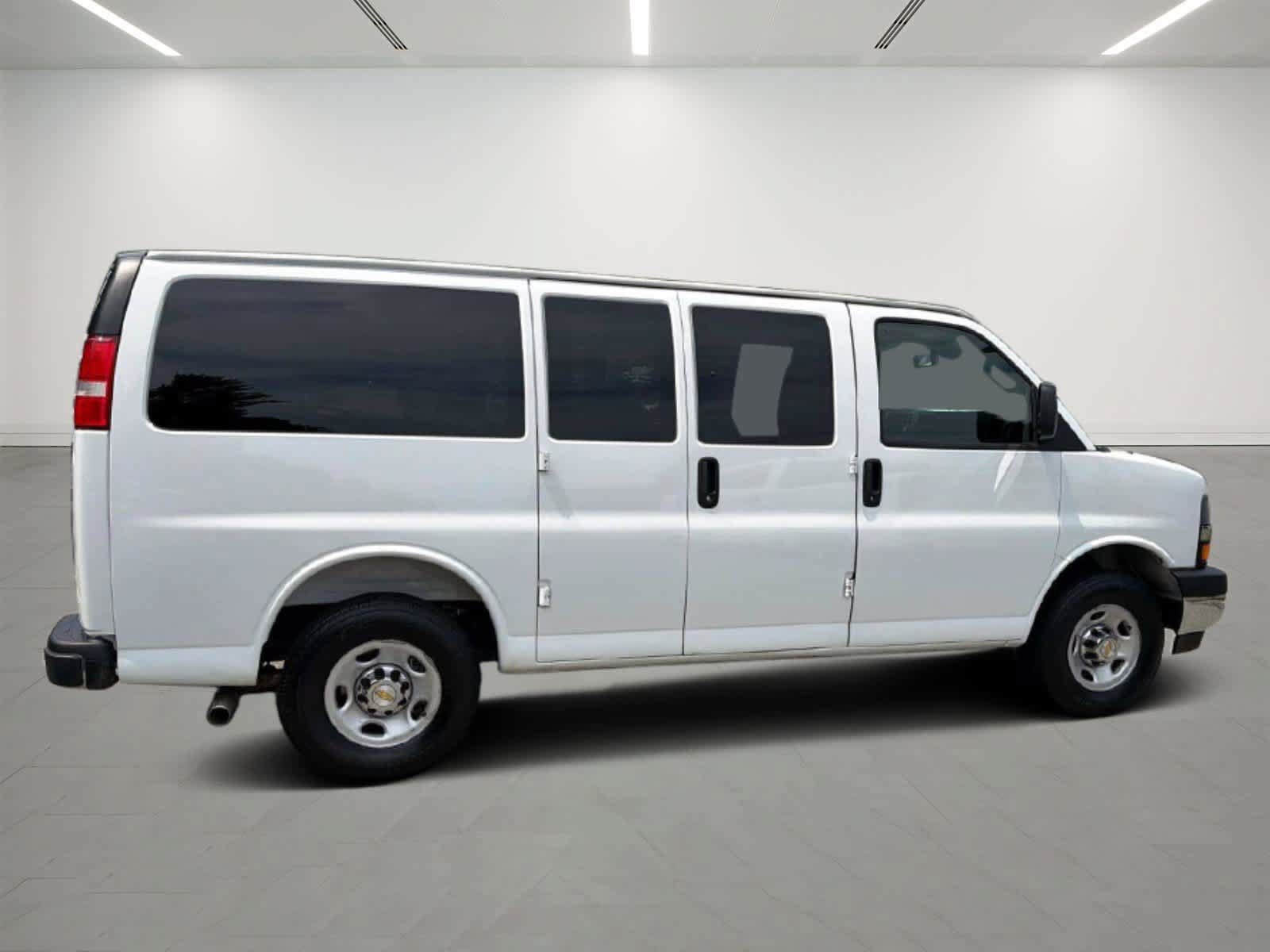 Used 2025 Chevrolet Express 2500 LT RWD image 5