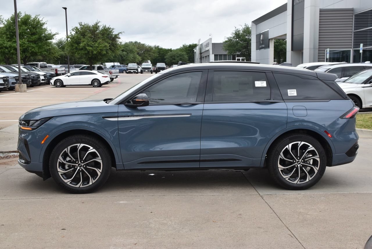 New 2026 Lincoln Nautilus Reserve AWD/4WD image 18