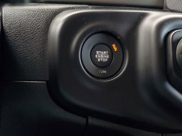 Used 2020 Jeep Wrangler Unlimited Sahara image 19