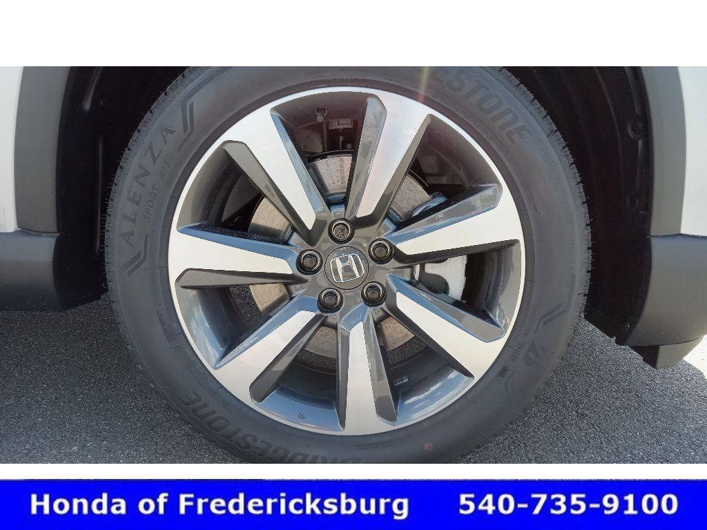 Certified 2025 Honda Pilot Touring image 9