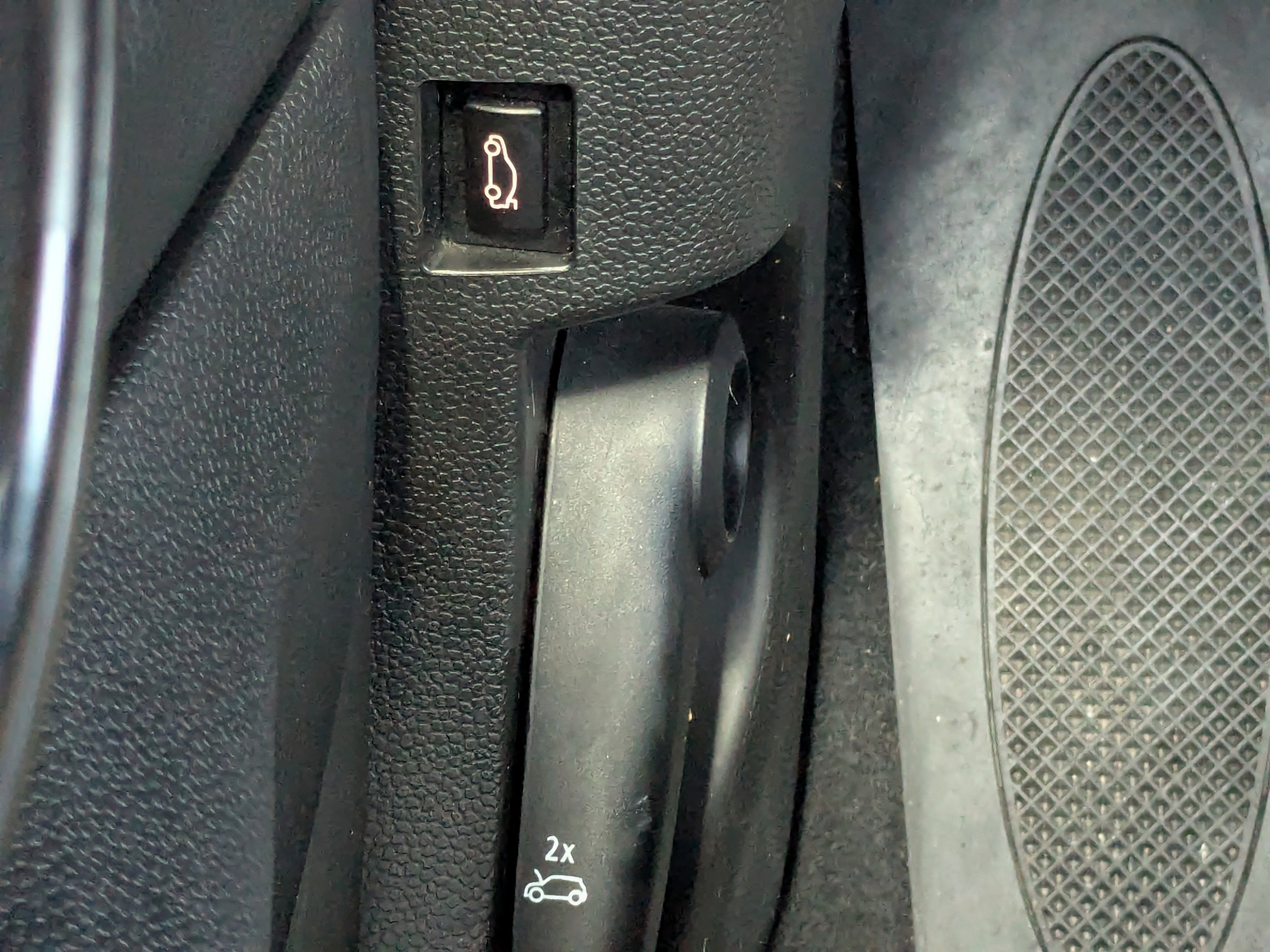 Used 2019 MINI Cooper Convertible image 33