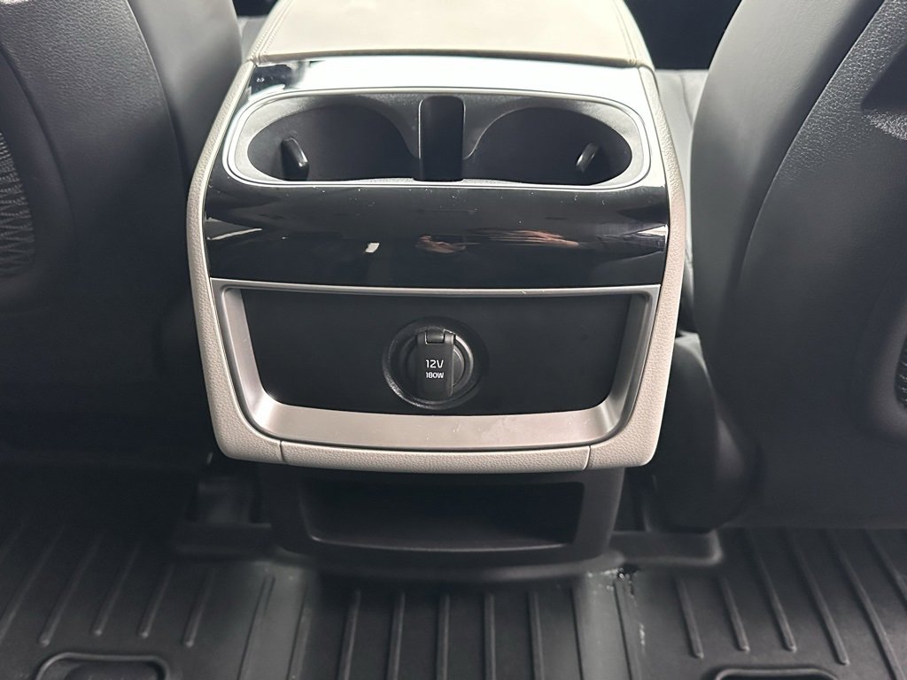 Used 2024 Kia Carnival EX image 17