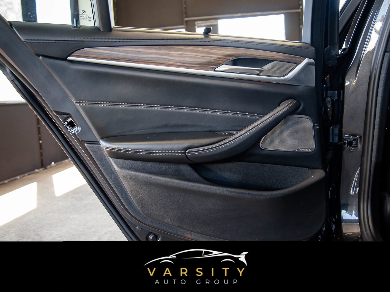 Used 2020 BMW M550i xDrive w/ Executive Package image 30