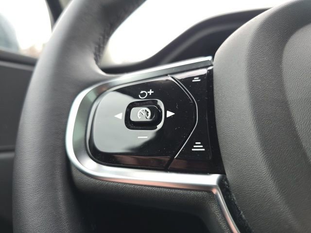 Certified 2023 Volvo XC60 B5 Plus w/ Climate Package image 30