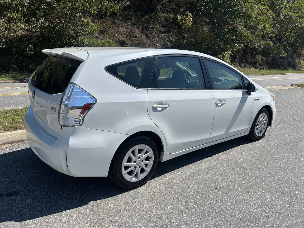 Used 2012 Toyota Prius V Three image 6