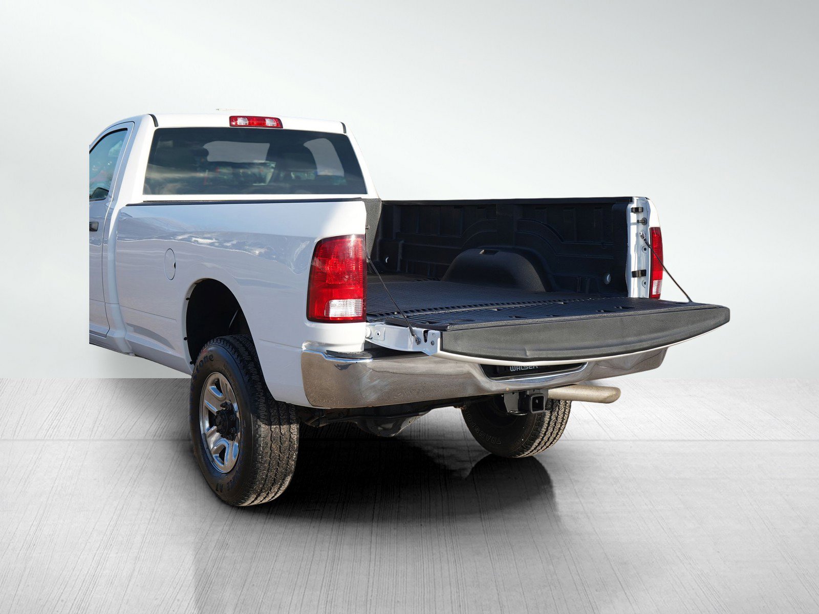 Used 2017 RAM 2500 Tradesman w/ Chrome Appearance Group image 9