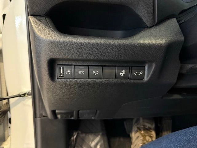 Used 2020 Toyota RAV4 XLE Premium image 18