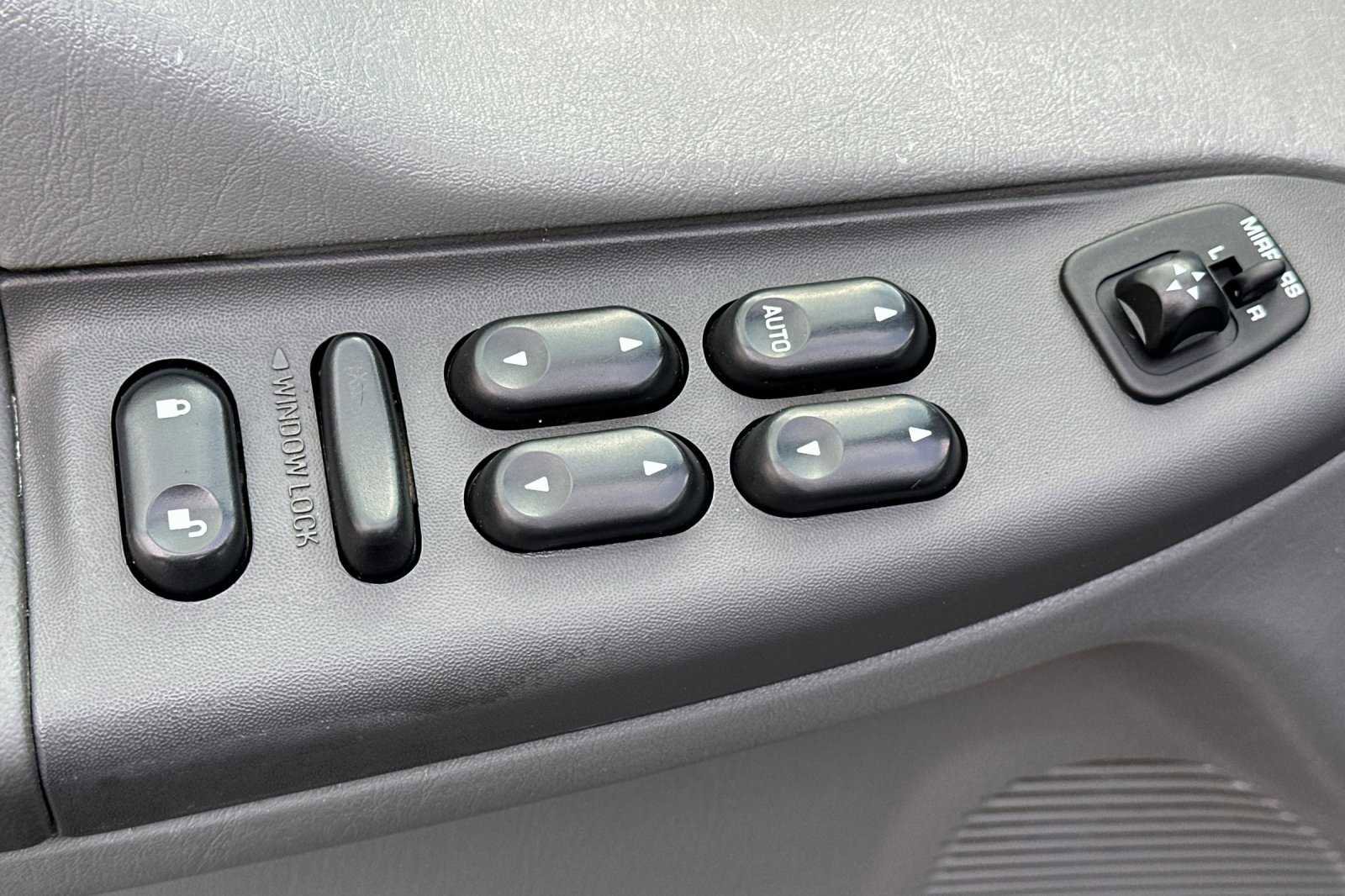 Used 2002 Ford F350 XL image 12