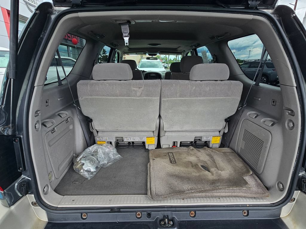 Used 2004 Toyota Sequoia SR5 AWD/4WD image 10