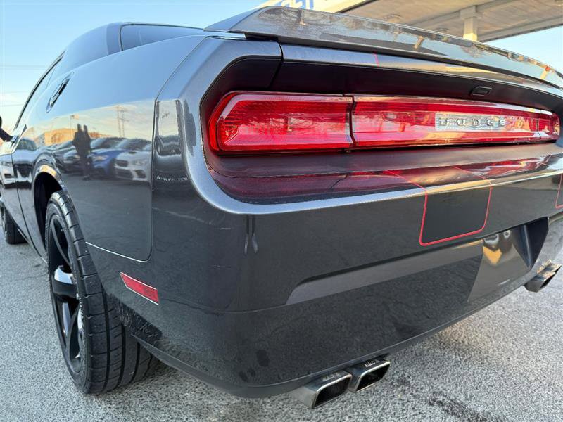 Used 2013 Dodge Challenger R/T w/ Blacktop Pkg image 11