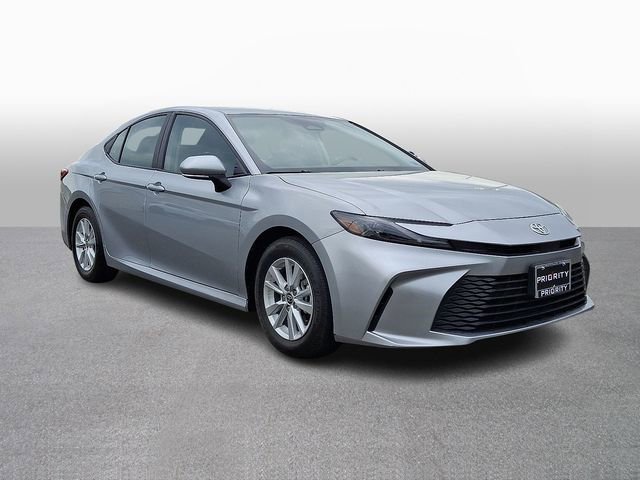 Used 2025 Toyota Camry LE FWD image 3