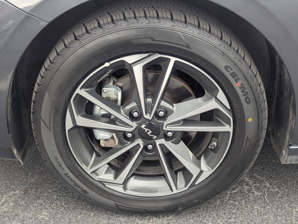 Used 2024 Kia Forte LXS image 13