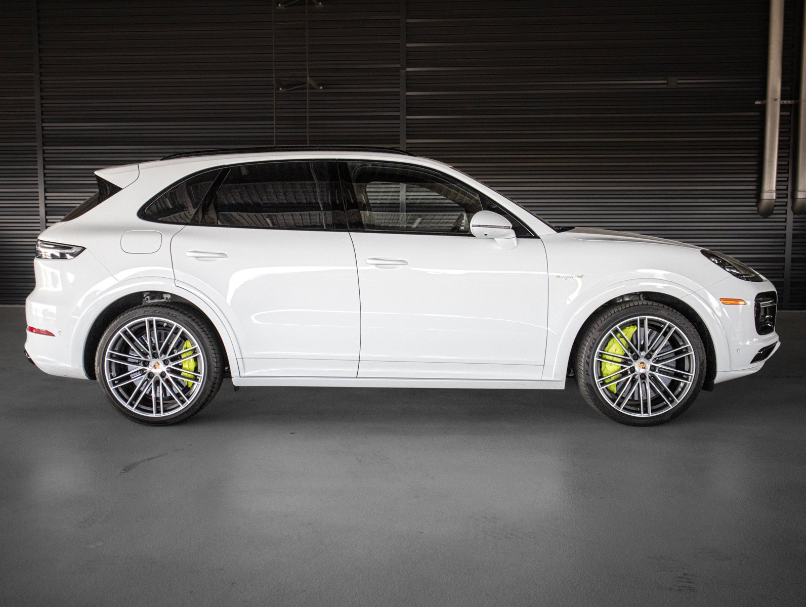 Used 2022 Porsche Cayenne Turbo S AWD/4WD image 11