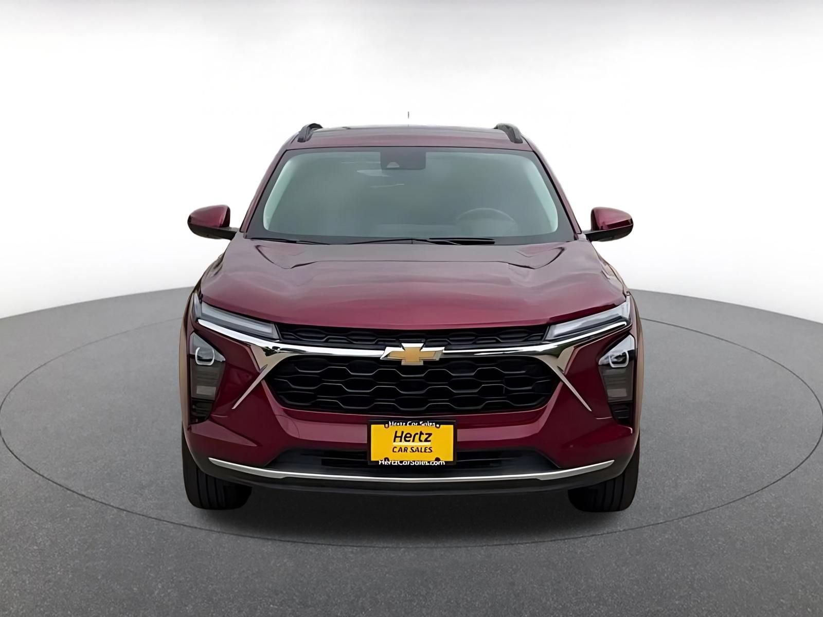 Used 2025 Chevrolet Trax LT FWD image 4