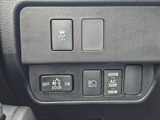 Used 2021 Toyota Tacoma TRD Off-Road w/ Technology Package AWD/4WD image 38