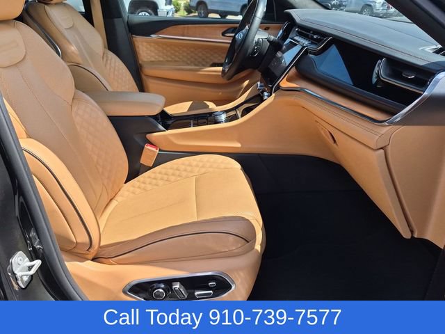 Used 2024 Jeep Grand Cherokee Summit AWD/4WD image 38