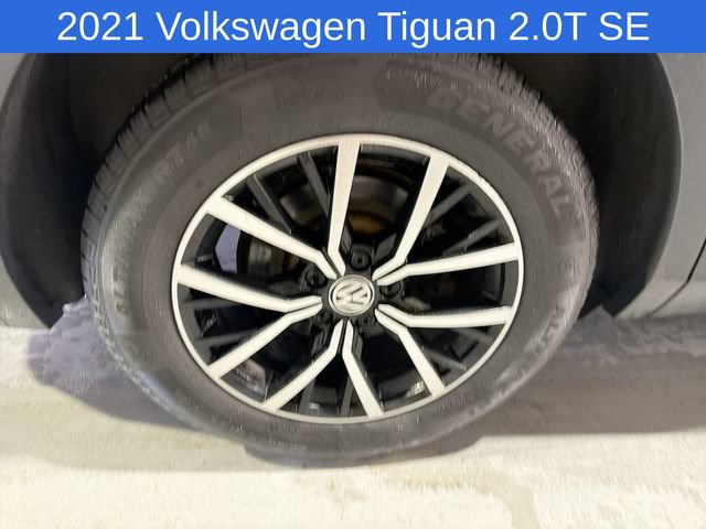 Used 2021 Volkswagen Tiguan SE w/ Panoramic Sunroof Package AWD/4WD image 18