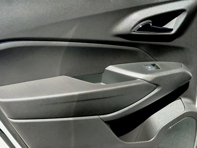 Used 2026 Chevrolet Trax LT w/ Sunroof Package image 21