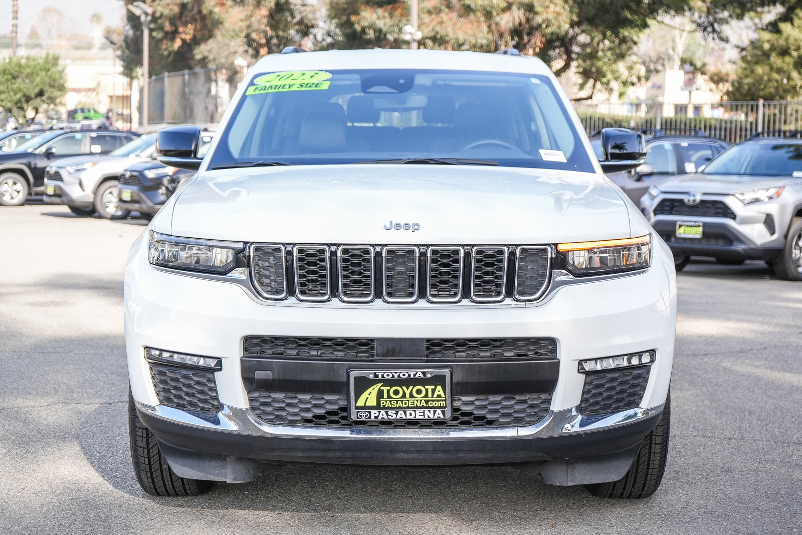 Used 2023 Jeep Grand Cherokee L Limited image 2