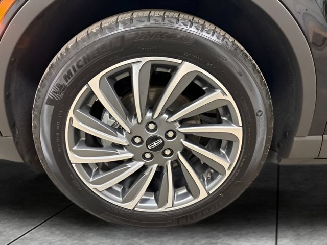 Used 2025 Lincoln Corsair Reserve w/ Equipment Group 202A FWD image 34