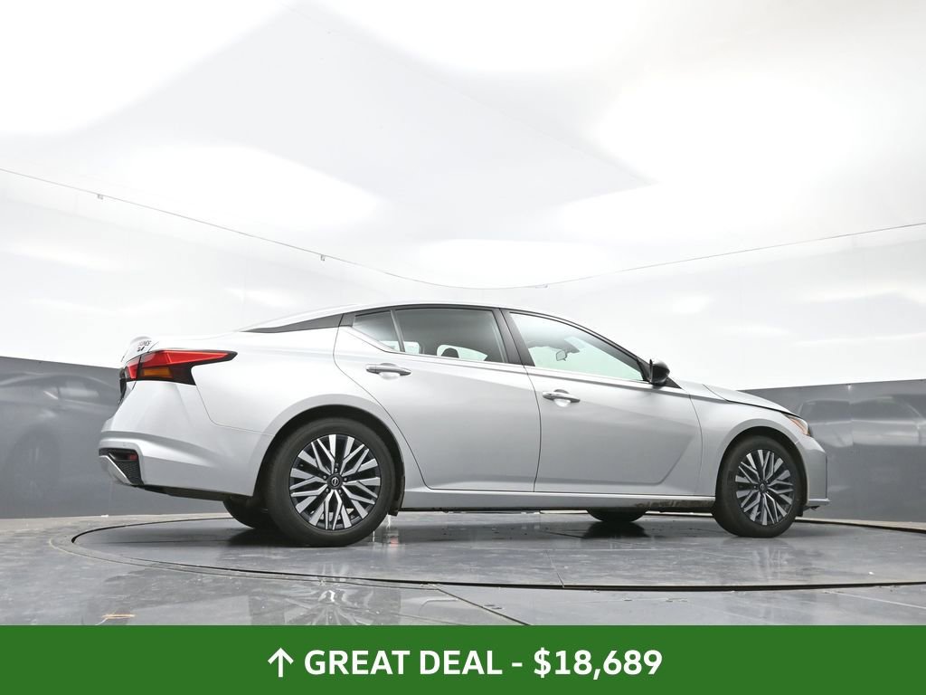 Used 2024 Nissan Altima 2.5 SV image 49