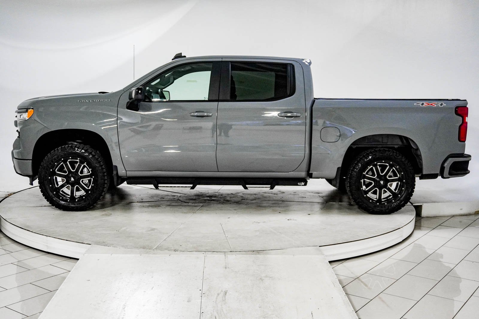 Used 2024 Chevrolet Silverado 1500 RST w/ Convenience Package II image 4