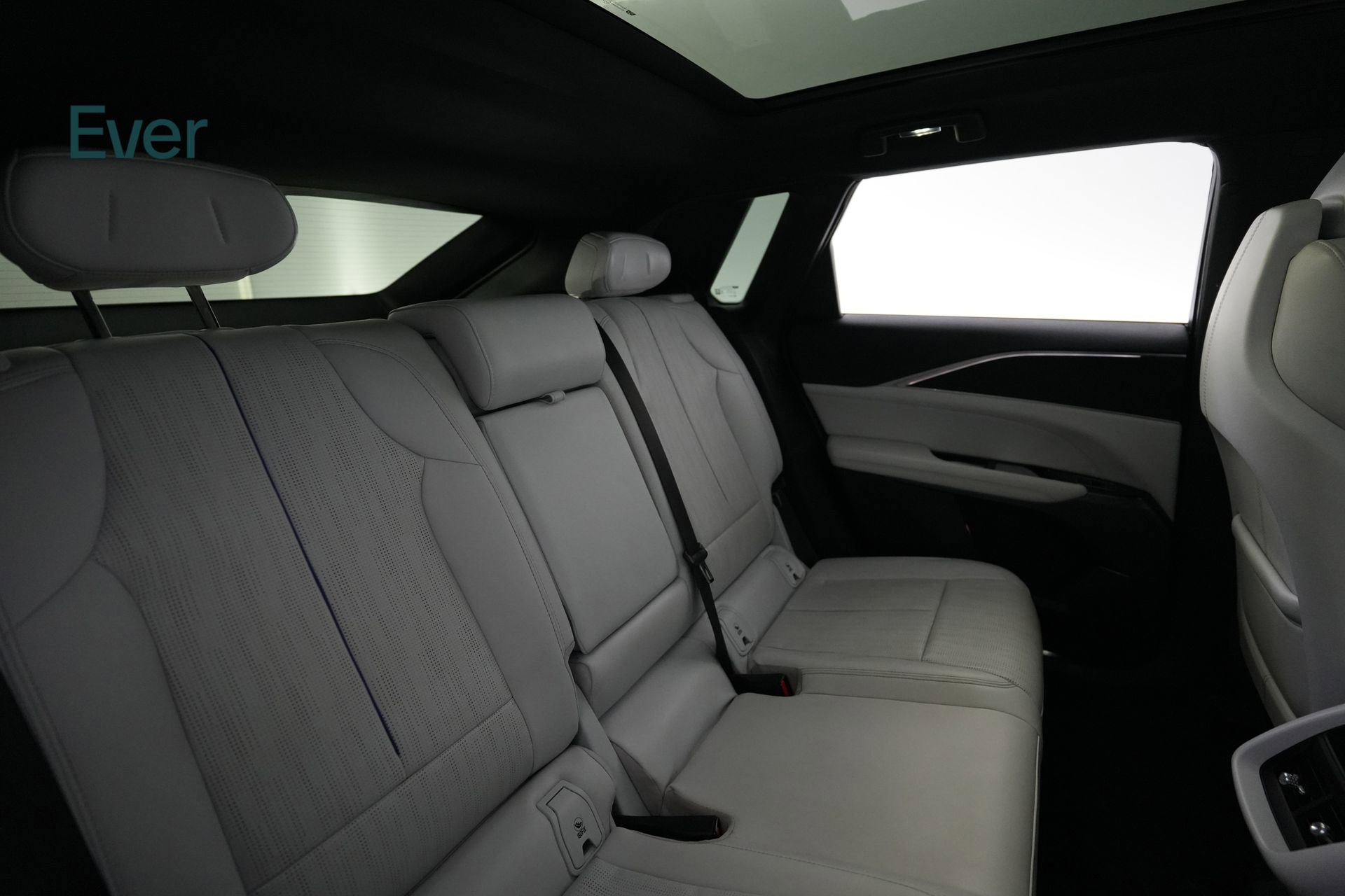 Used 2024 Cadillac Lyriq Luxury RWD image 5