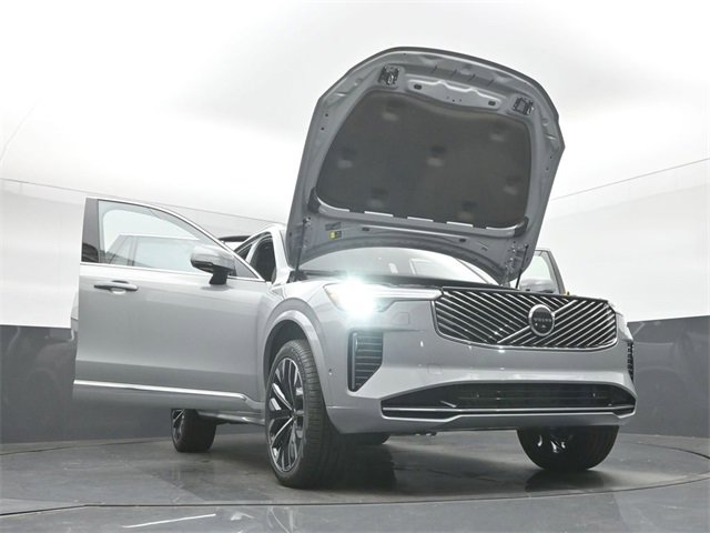 New 2026 Volvo XC90 B6 Plus w/ Protection Package Premier image 57