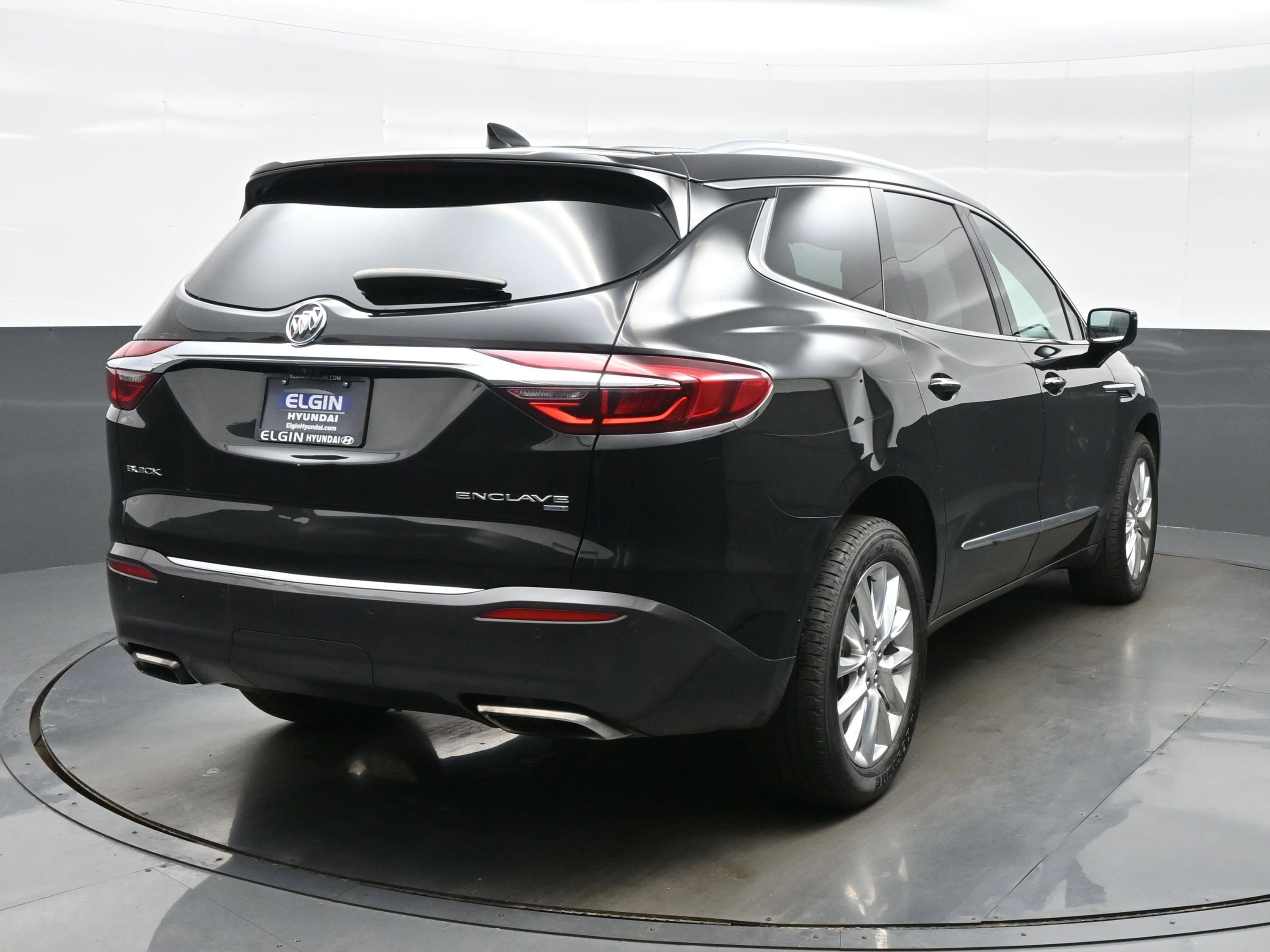 Used 2018 Buick Enclave Premium w/ Experience Buick Package image 5
