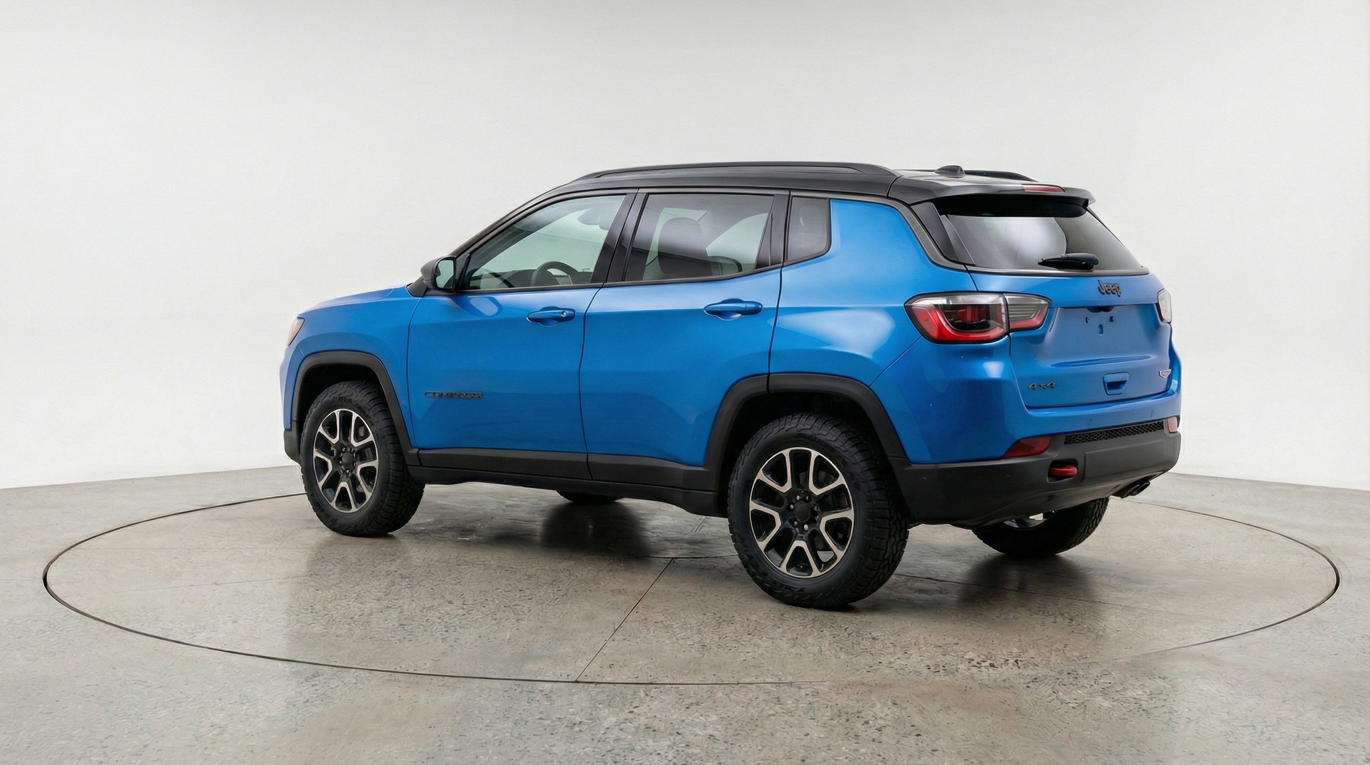 Used 2025 Jeep Compass Trailhawk image 6