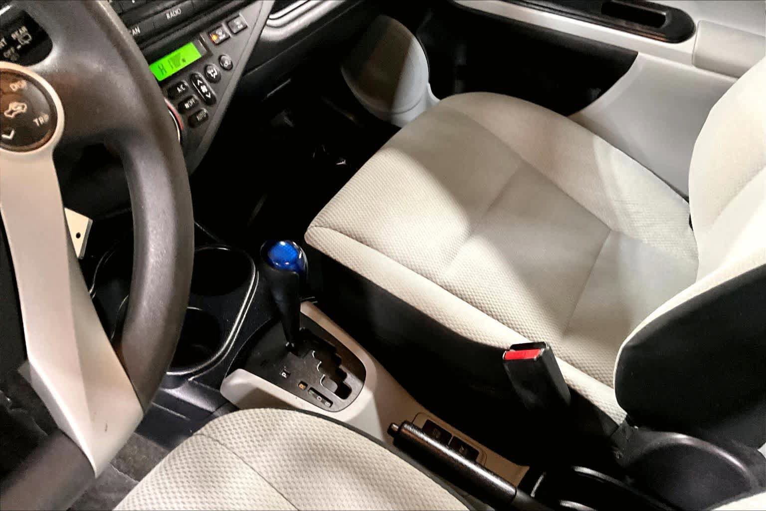 Used 2014 Toyota Prius C One FWD image 17