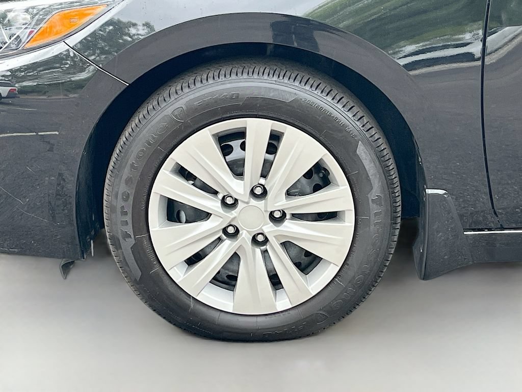 Used 2025 Nissan Sentra S FWD image 28