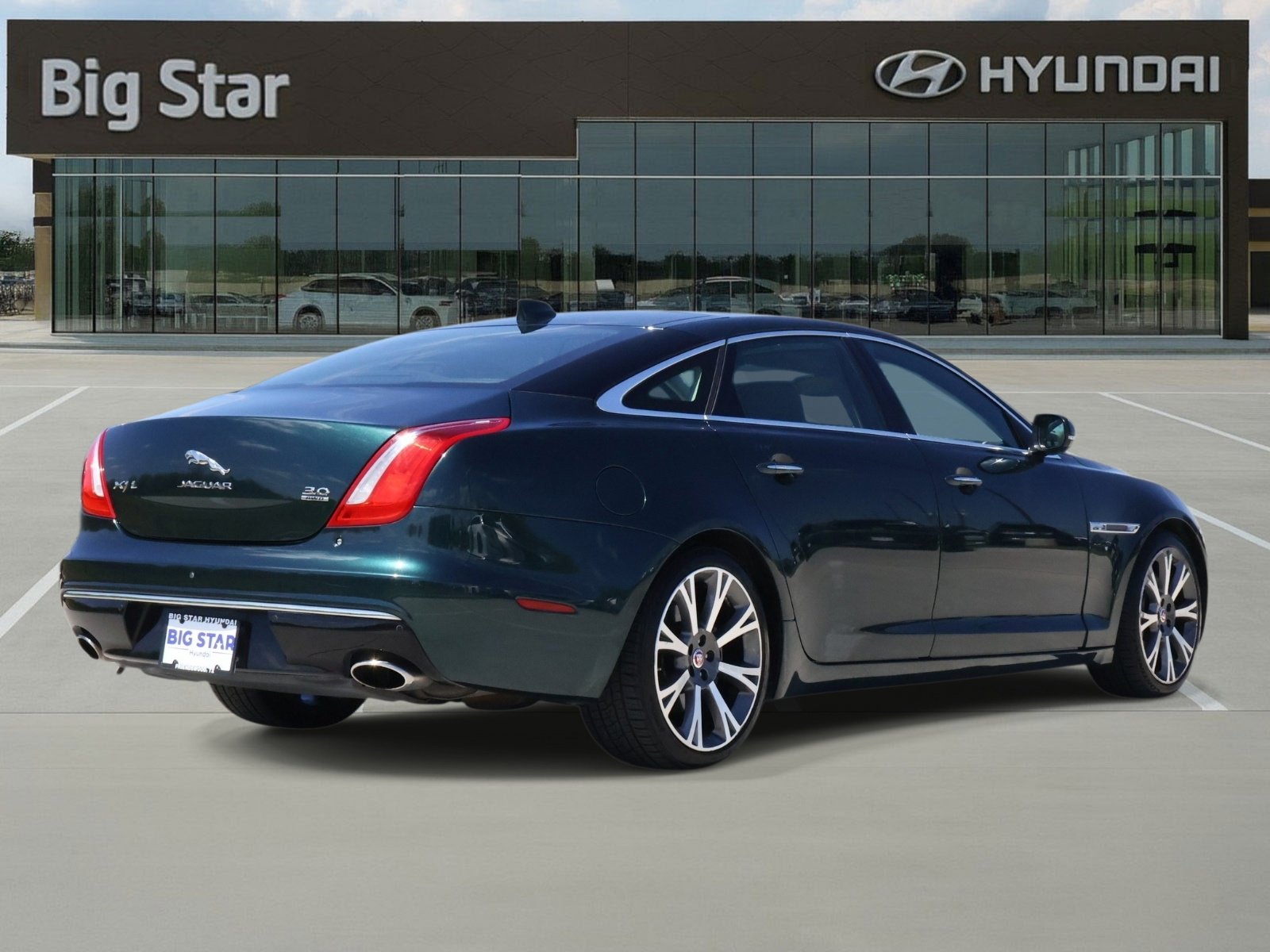 Used 2018 Jaguar XJ L Portfolio AWD/4WD image 4