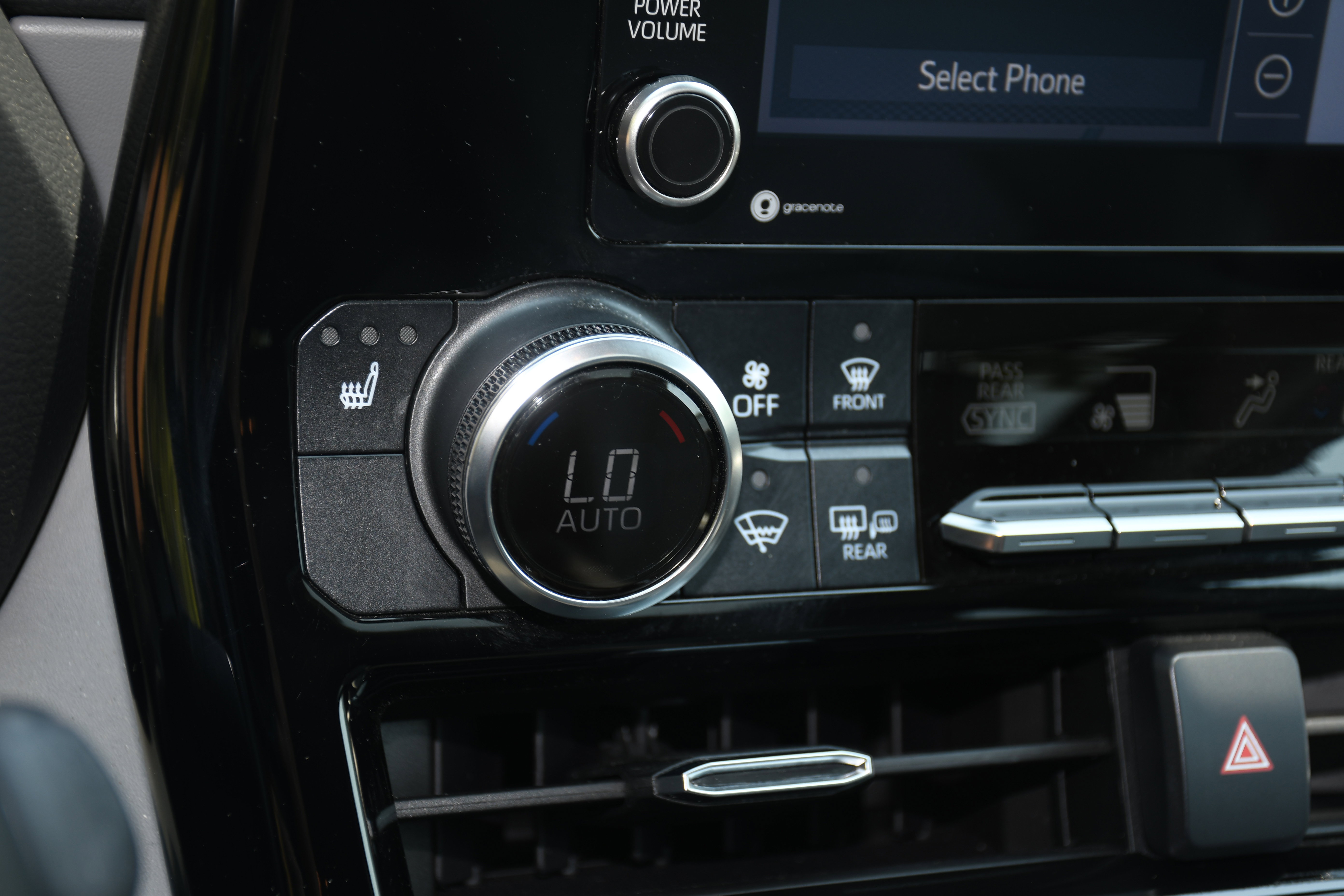 Used 2022 Toyota Highlander XLE FWD image 15