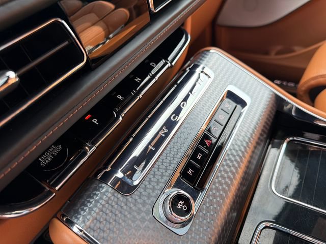 Certified 2025 Lincoln Aviator Black Label AWD/4WD image 29