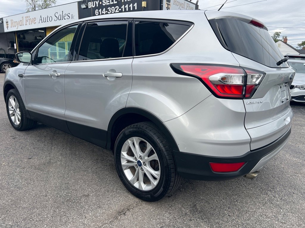 Used 2017 Ford Escape SE w/ SE Cold Weather Package AWD/4WD image 12