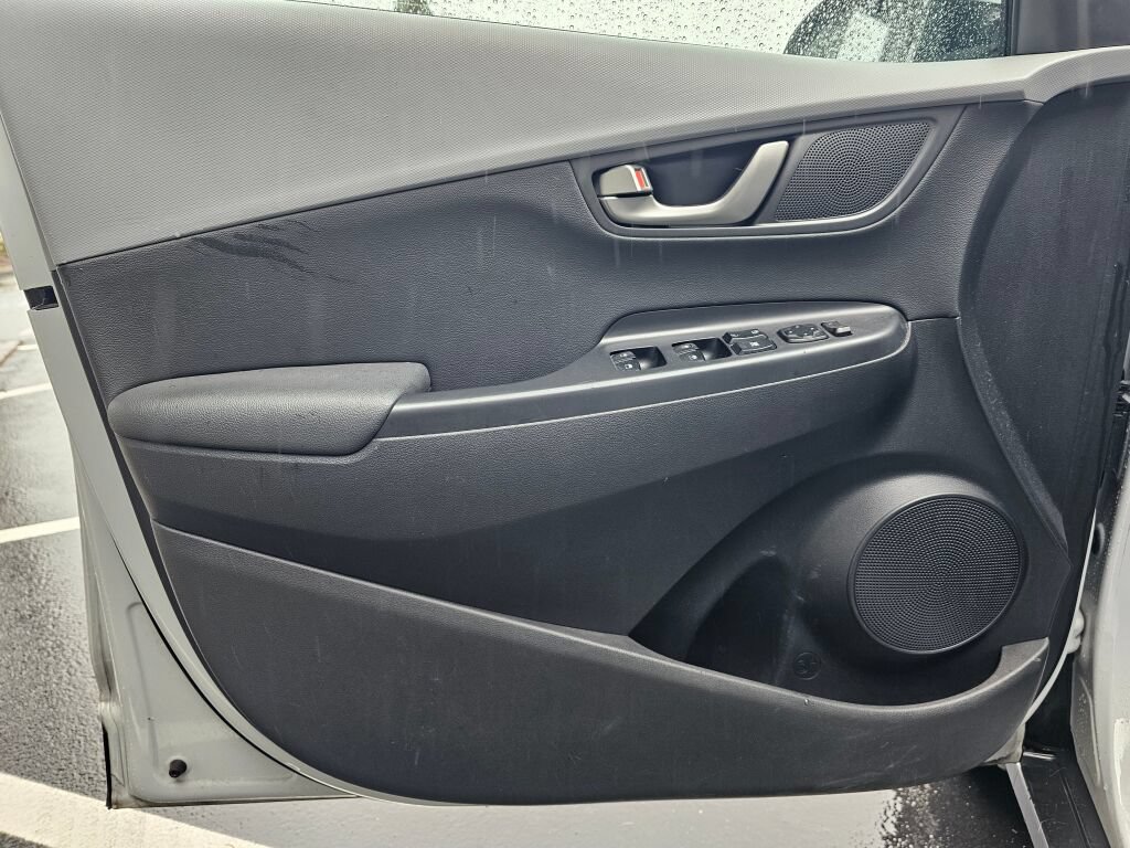 Used 2018 Hyundai Kona Limited FWD image 19