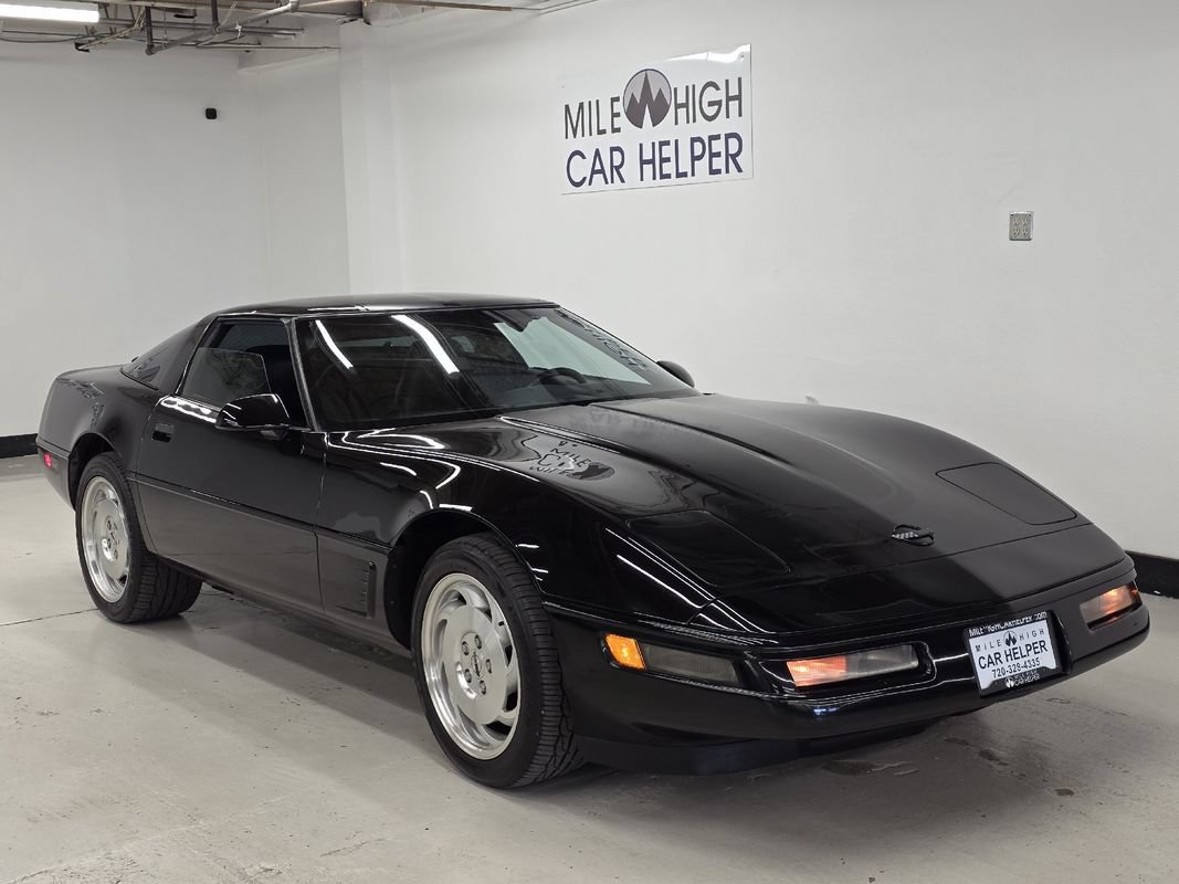 Used 1995 Chevrolet Corvette Coupe RWD image 10