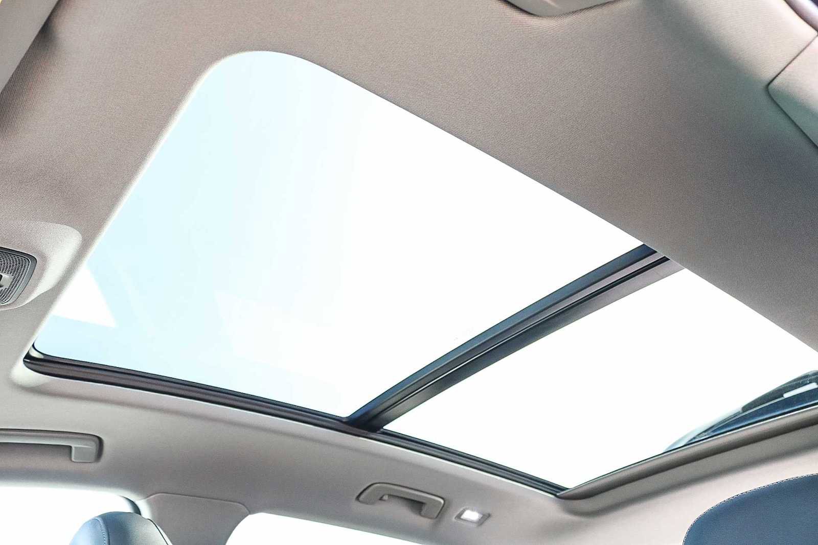 Used 2025 Audi Q6 e-tron Premium w/ Convenience Package image 39